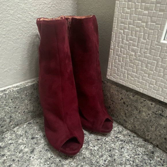 Open toe booties - Picture 2 of 3